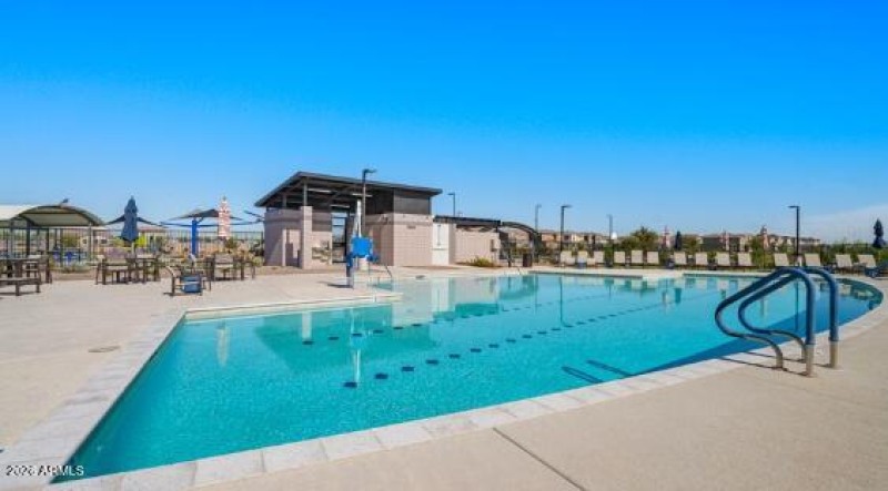 Parkside Los Cielos Community