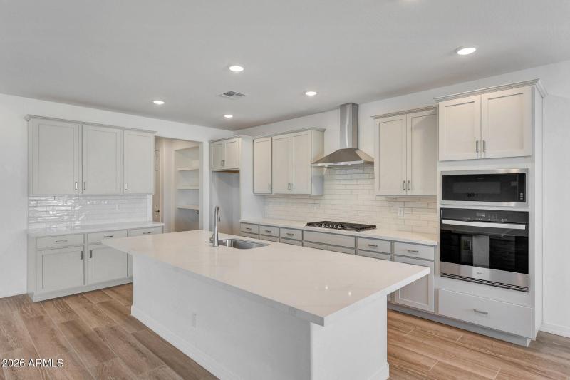 PHX_TierraVistoso_Lot 2074_Burgundy_2888