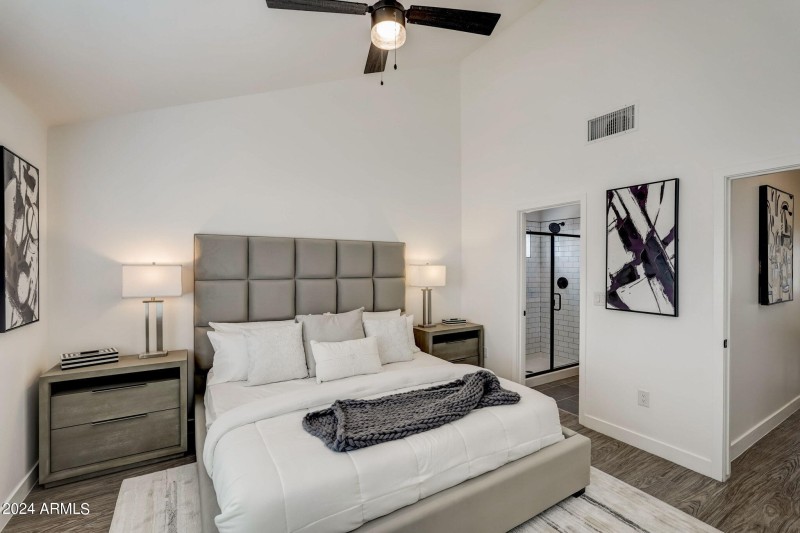 50367-3645 E Earll Dr-023