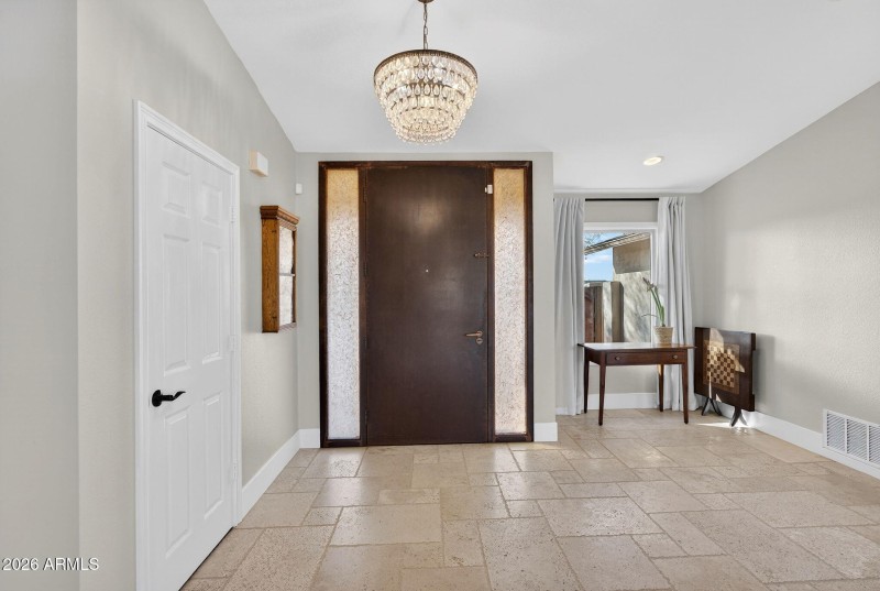 6-web-or-mls-32-E Dixileta Dr