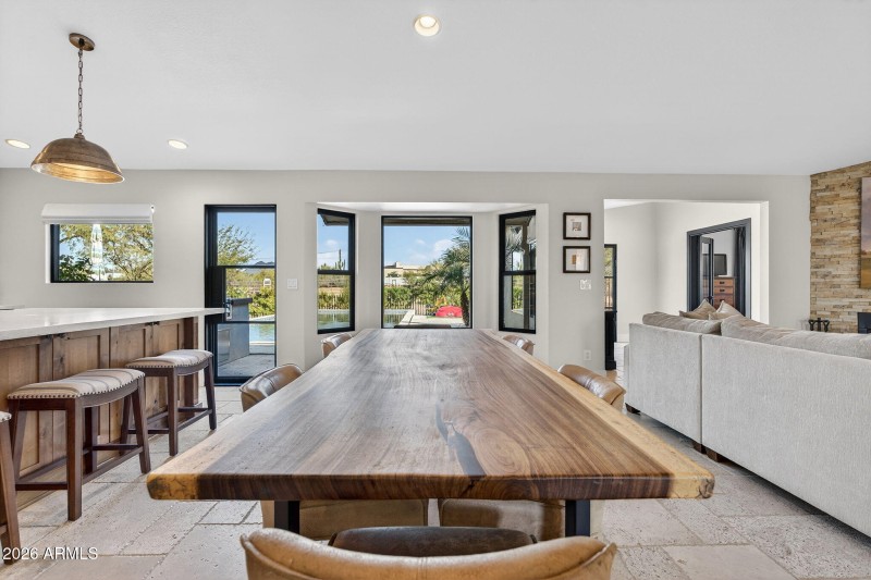 19-web-or-mls-38-E Dixileta Dr