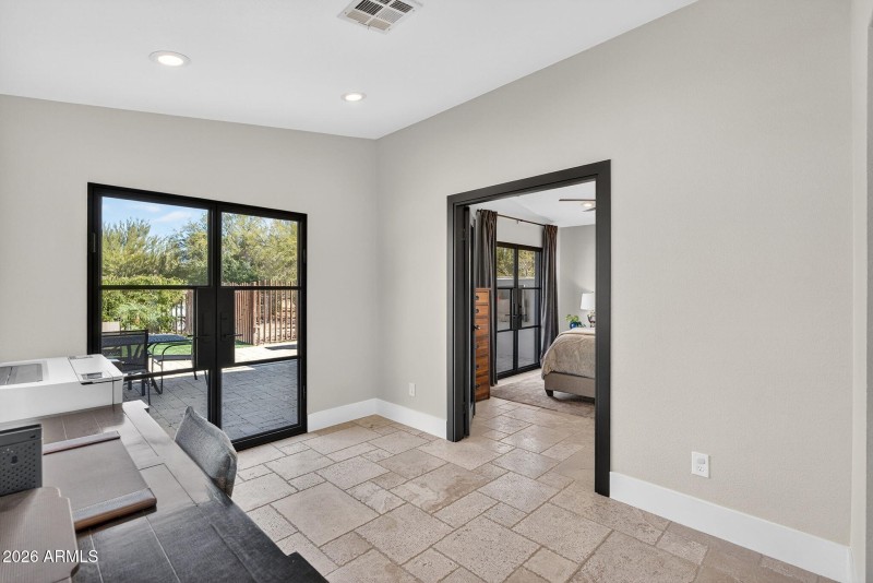 21-web-or-mls-66-E Dixileta Dr