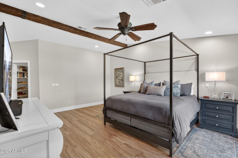 23-web-or-mls-49-E Dixileta Dr