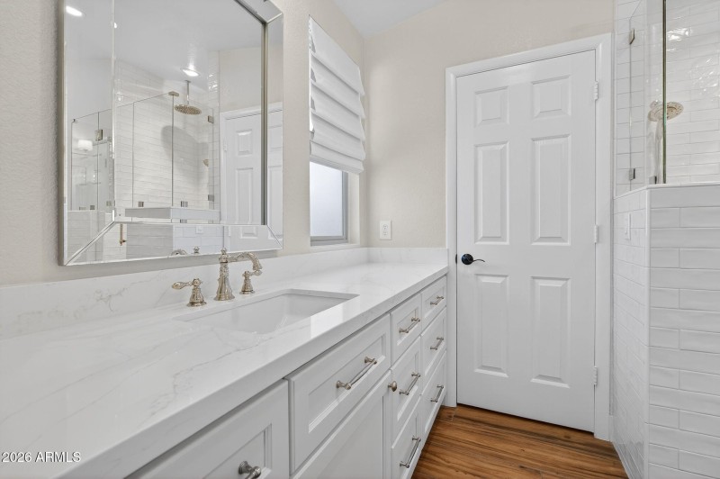 29-web-or-mls-52-E Dixileta Dr