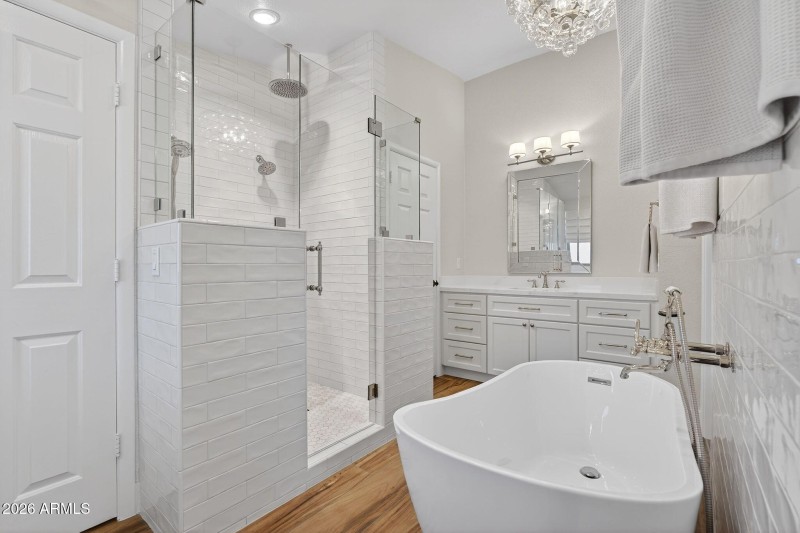 30-web-or-mls-53-E Dixileta Dr