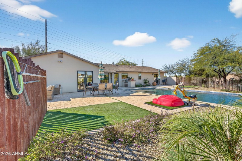 44-web-or-mls-73-E Dixileta Dr