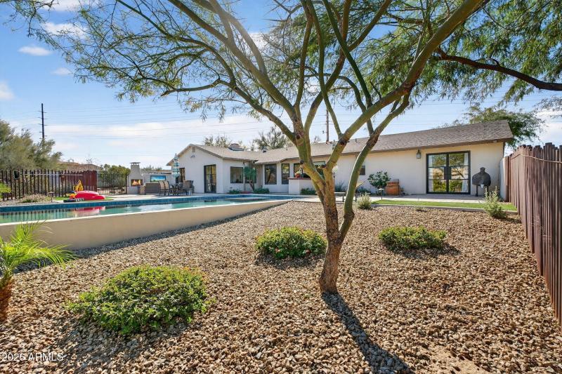 45-web-or-mls-72-E Dixileta Dr