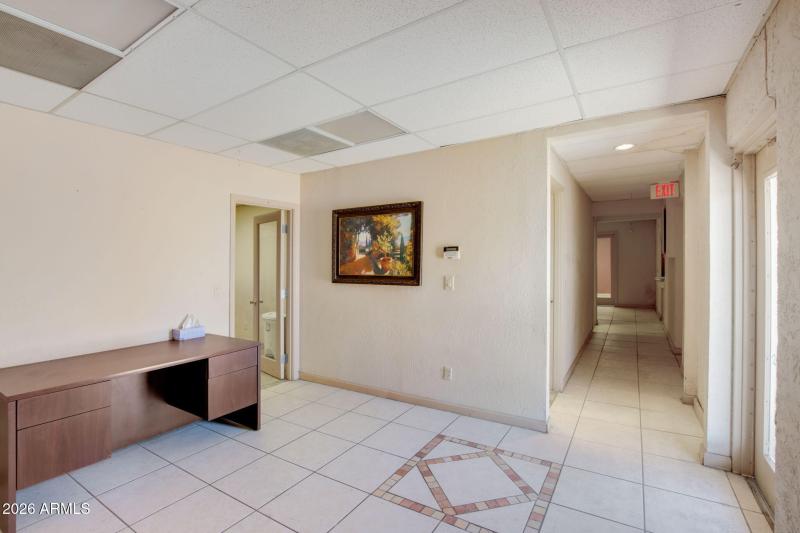 25-web-or-mls-4496 N Black Canyon Hwy -