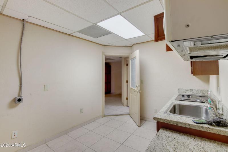 12-web-or-mls-4496 N Black Canyon Hwy -