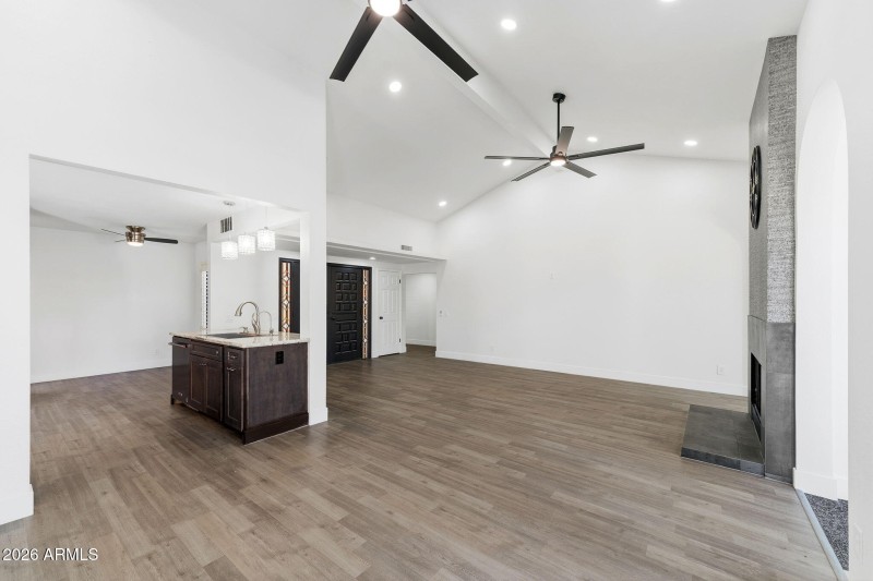 012__10542 E Bellflower Dr