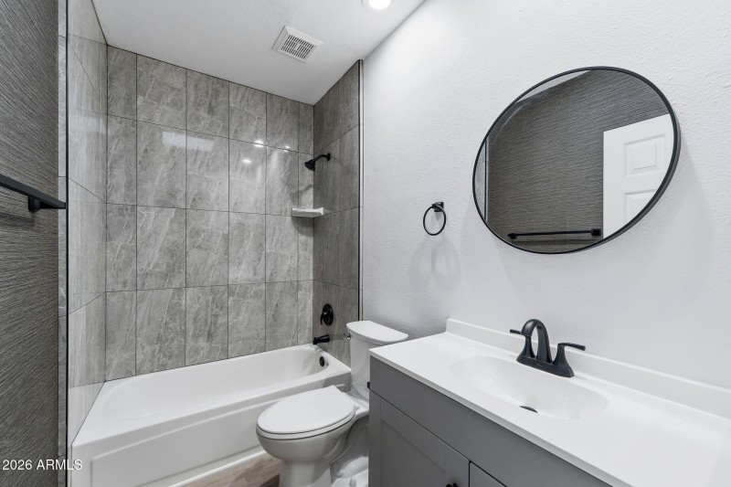 035__10542 E Bellflower Dr