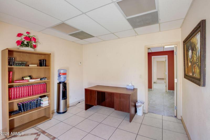 26-web-or-mls-4496 N Black Canyon Hwy -