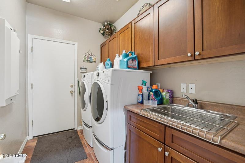 33-web-or-mls-W Sierra Madre Ave-S2001-0