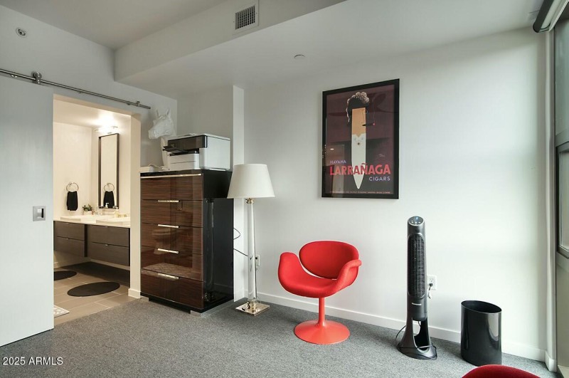 200 W PORTLAND ST 817