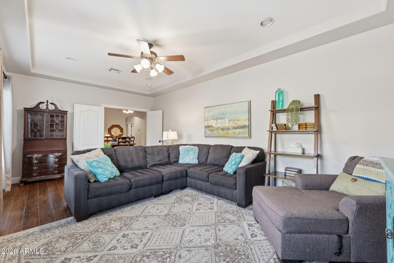 049-guest-house-living-room