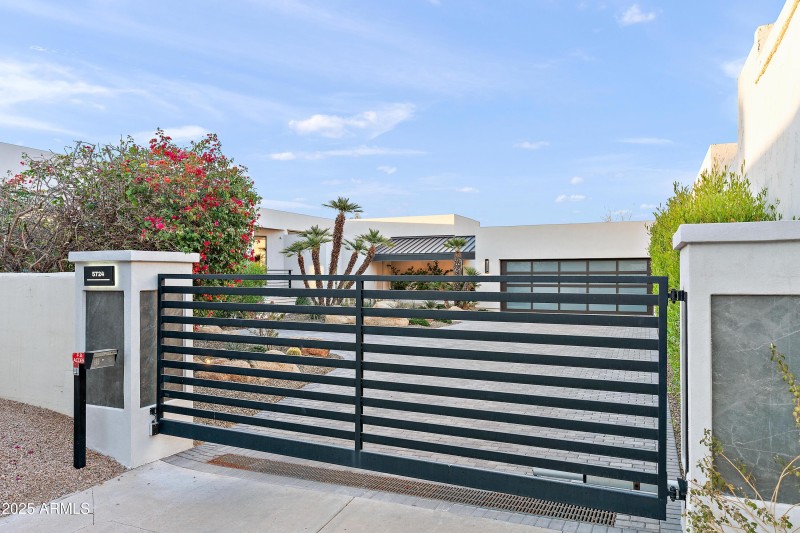 Only Private Gate in E.C.