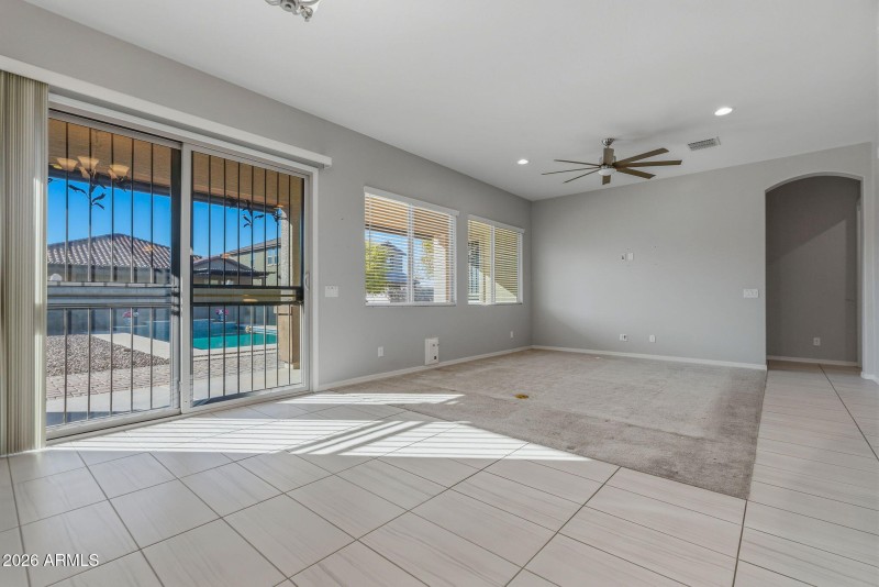 6-web-or-mls-Interior-15