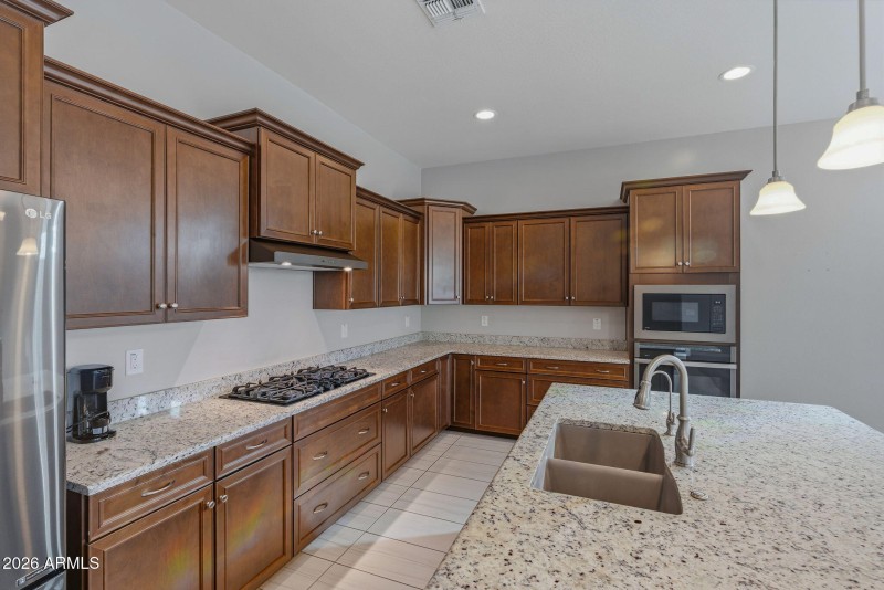 13-web-or-mls-Interior-22