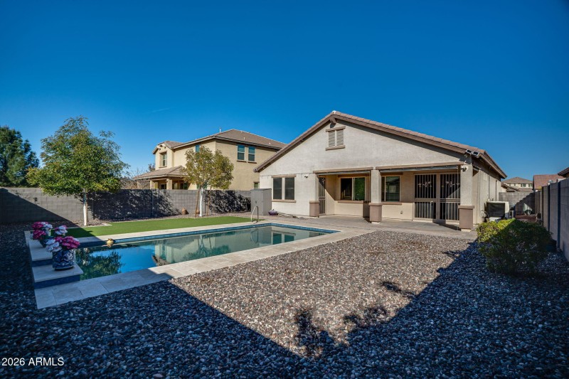 38-web-or-mls-Exterior-16