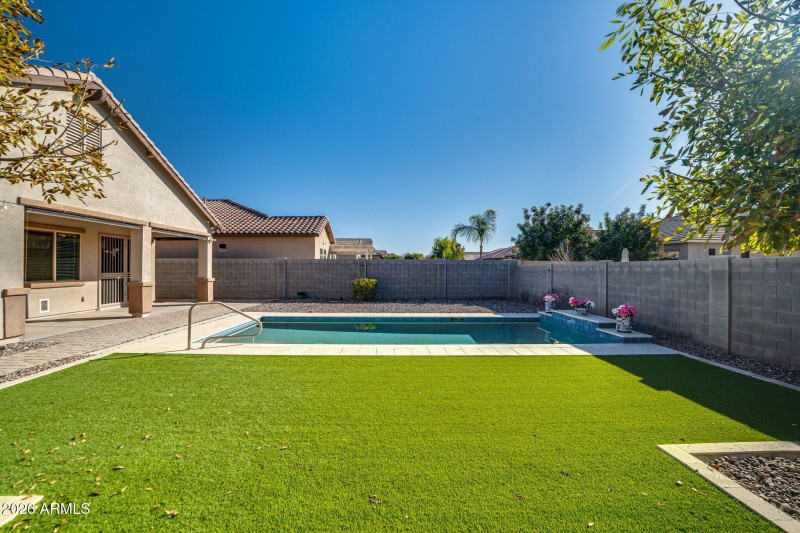 41-web-or-mls-Exterior-12