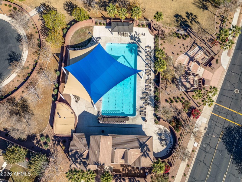 67-web-or-mls-Exterior-64