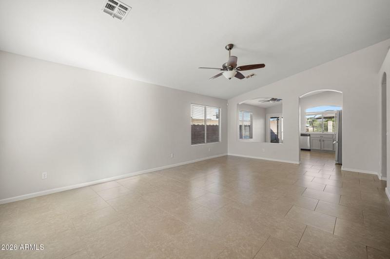 9-web-or-mls-2040-e-angela-dr