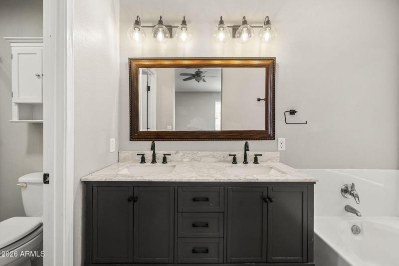 25-web-or-mls-2040-e-angela-dr