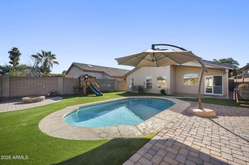 30-web-or-mls-2040-e-angela-dr