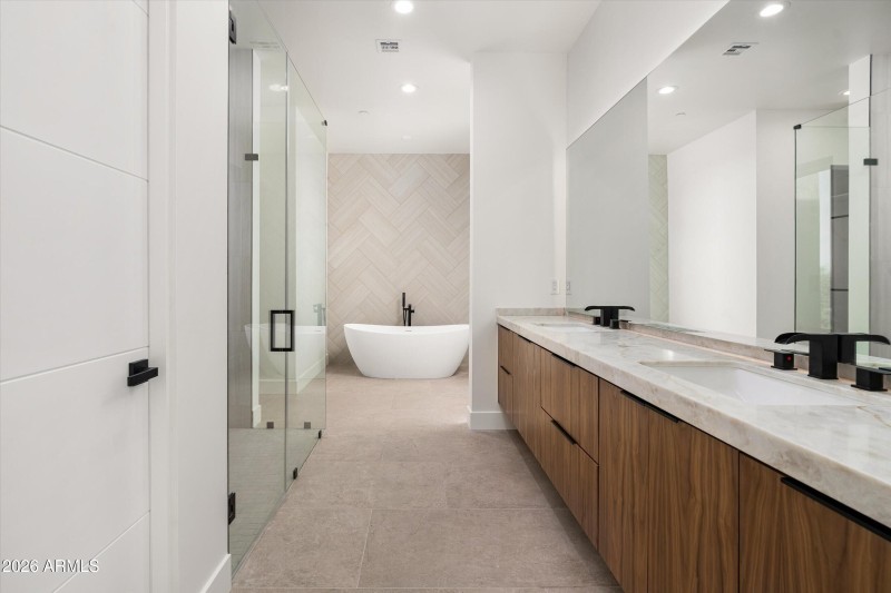 027_Primary Bathroom