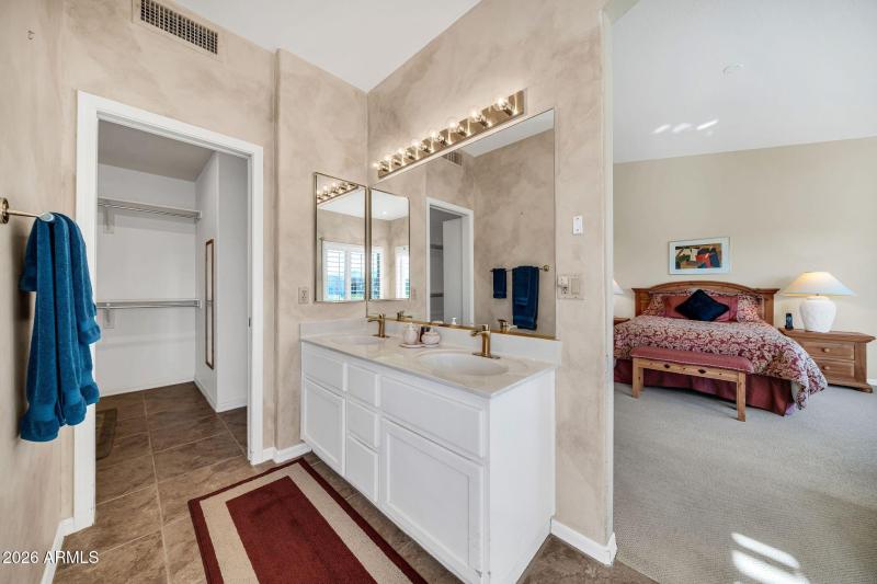 Full bath shower & Tub