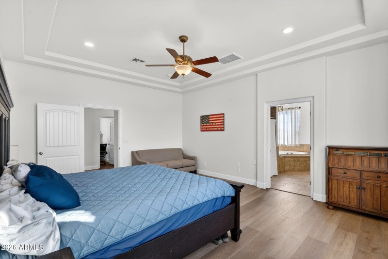 30-web-or-mls-33-N Wyatt Dr