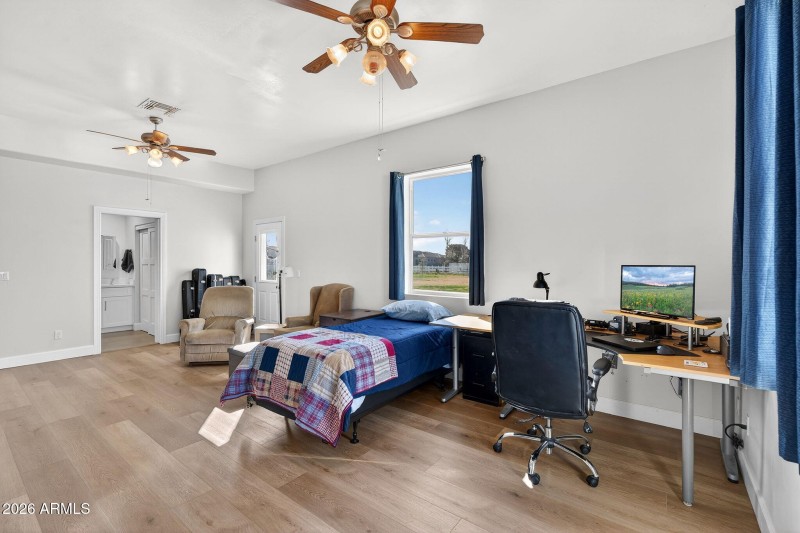 39-web-or-mls-27-N Wyatt Dr