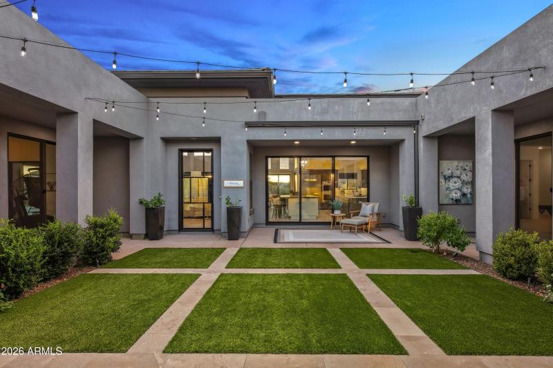 008_Courtyard Dynamics