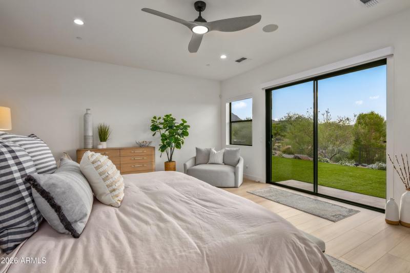 033_Split Primary Ensuite