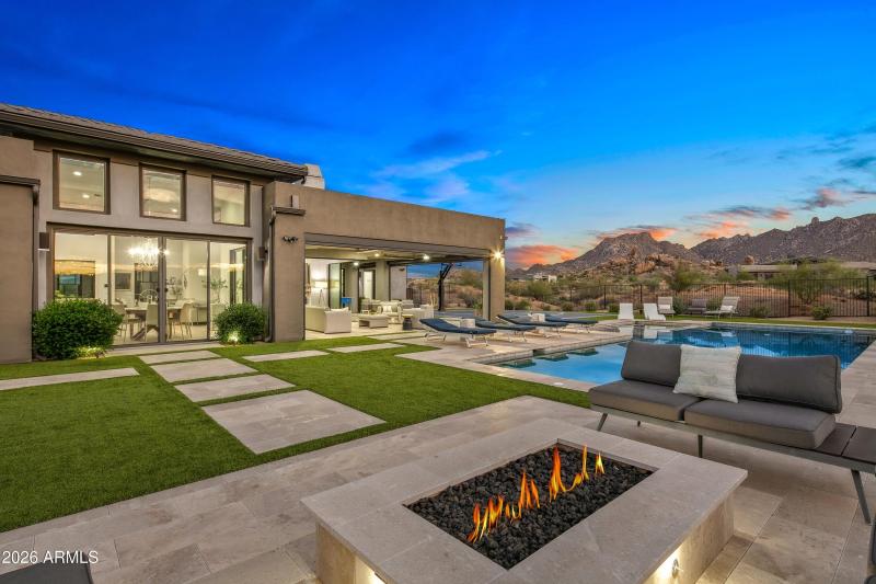 062_Backyard Serenity