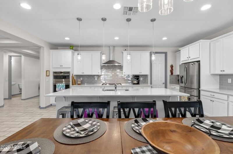 Kitchen & Dining Table