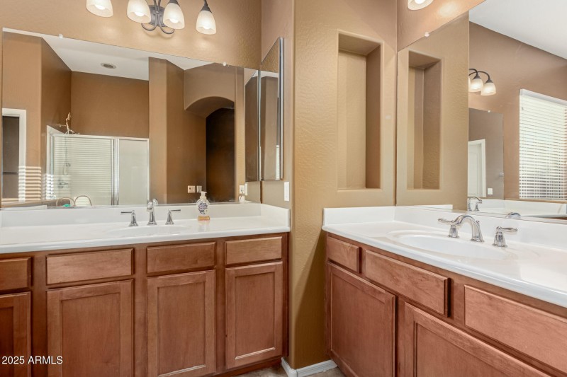 25 - Washington 16600