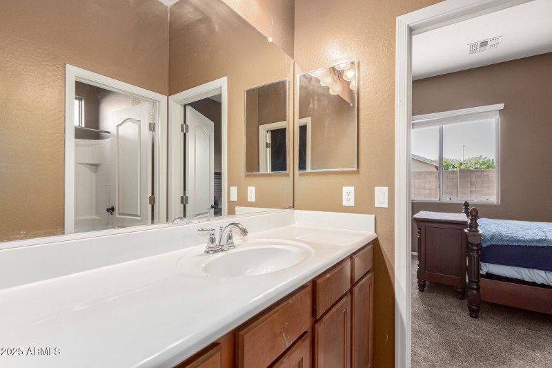 33 - Washington 16600