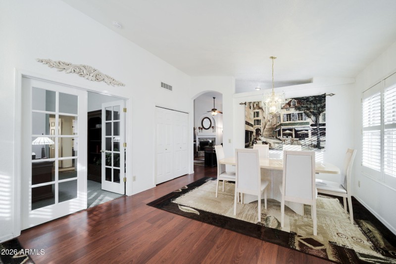 003__458 W Smoke Tree Rd