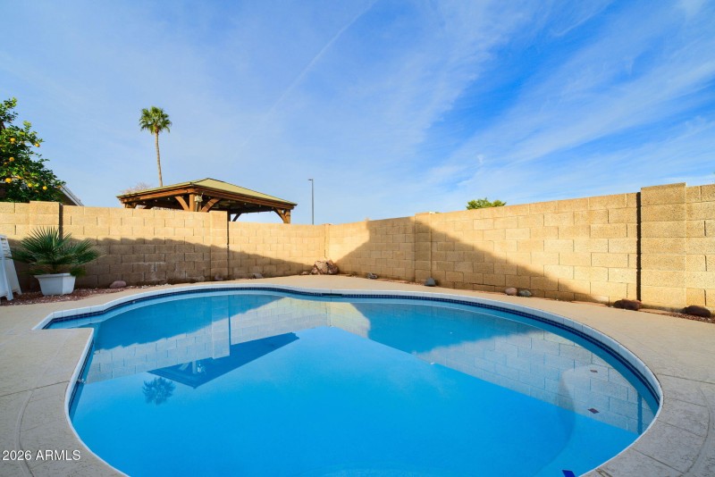 015__458 W Smoke Tree Rd