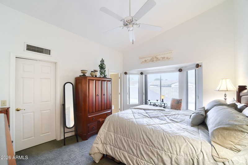 018__458 W Smoke Tree Rd