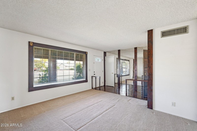 9-web-or-mls-W Banff Ln.-S2101-009