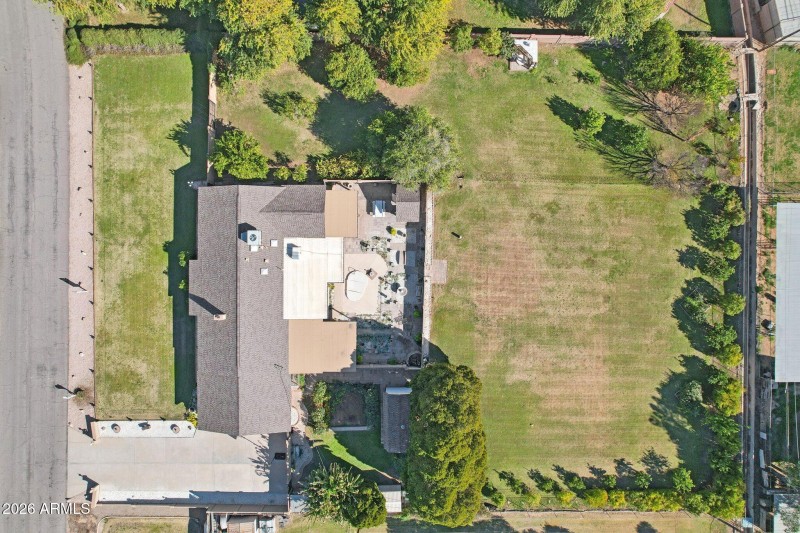 57-web-or-mls-W Banff Ln.-S2101-055