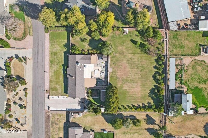 58-web-or-mls-W Banff Ln.-S2101-056