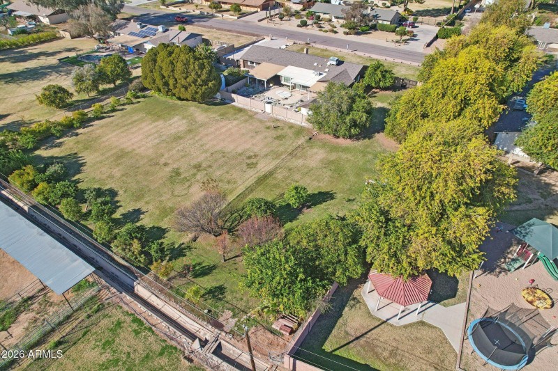 62-web-or-mls-W Banff Ln.-S2101-060