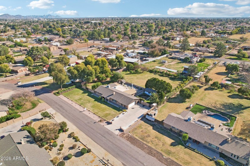 67-web-or-mls-W Banff Ln.-S2101-065