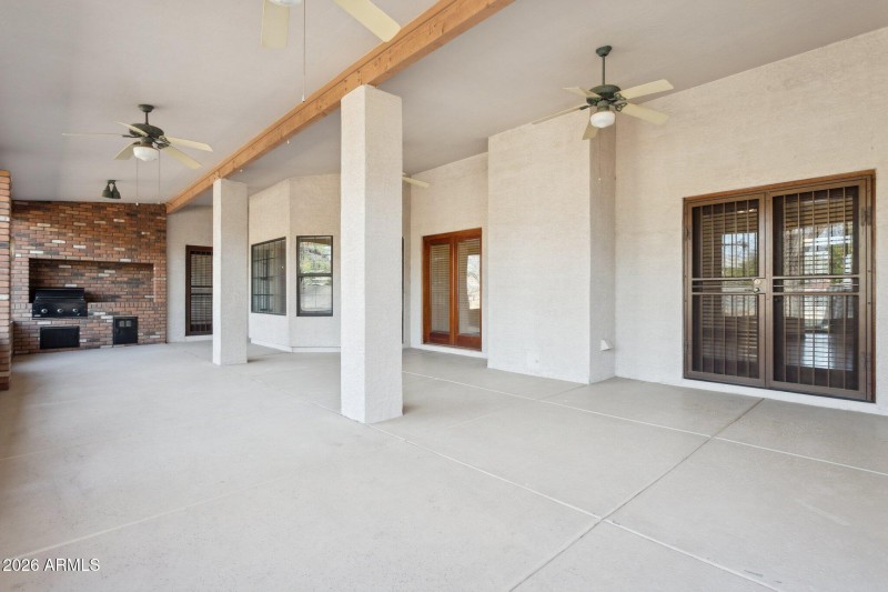 26-web-or-mls-7002-w-surrey-ave