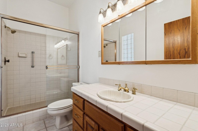 42-web-or-mls-7002-w-surrey-ave