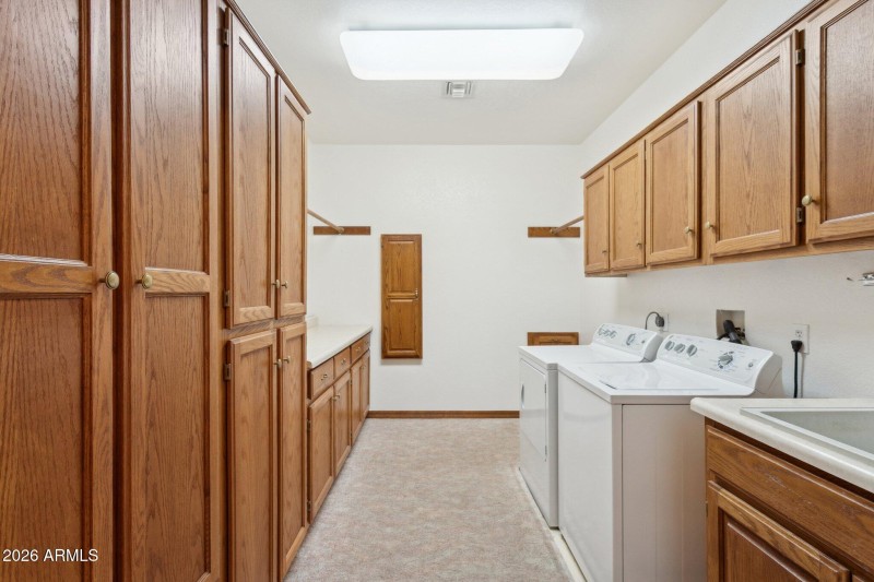 45-web-or-mls-7002-w-surrey-ave