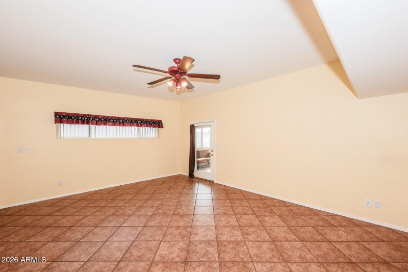 039 - 511 S. Clubhouse Lane